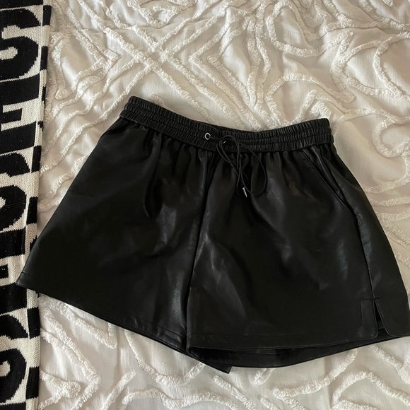 Black Leather shorts - Picture 1 of 1